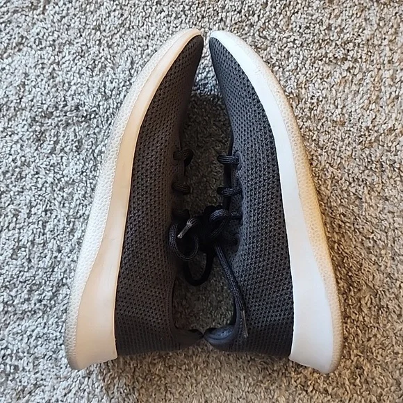 ~Allbirds~ Women's Tennis Shoes - Picture 3 of 5